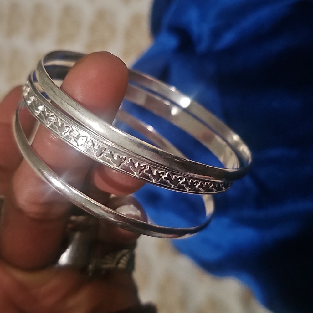 Elegant Sterling Silver Bangle Bracelets Set Of Three, (New), Ladies Size 8 - Picture 5 of 8